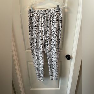 Leopard print Women’s lightweight jogger size large